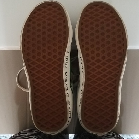 Vans - Picture 7 of 7